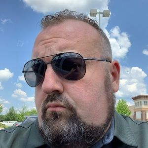 Meet your Posher, Clint